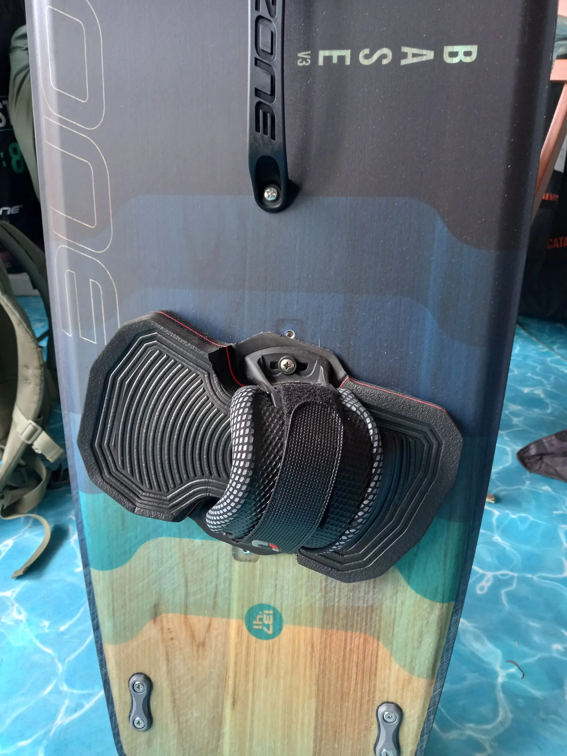 Kiteboard Ozone BASE 137x41cm (NEW BOARD without straps and pads) - Image 3